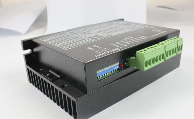 步進(jìn)電機(jī)的伴侶驅(qū)動器_步進(jìn)電機(jī)驅(qū)動器_步進(jìn)電機(jī)控制器-萬至達(dá)電機(jī)